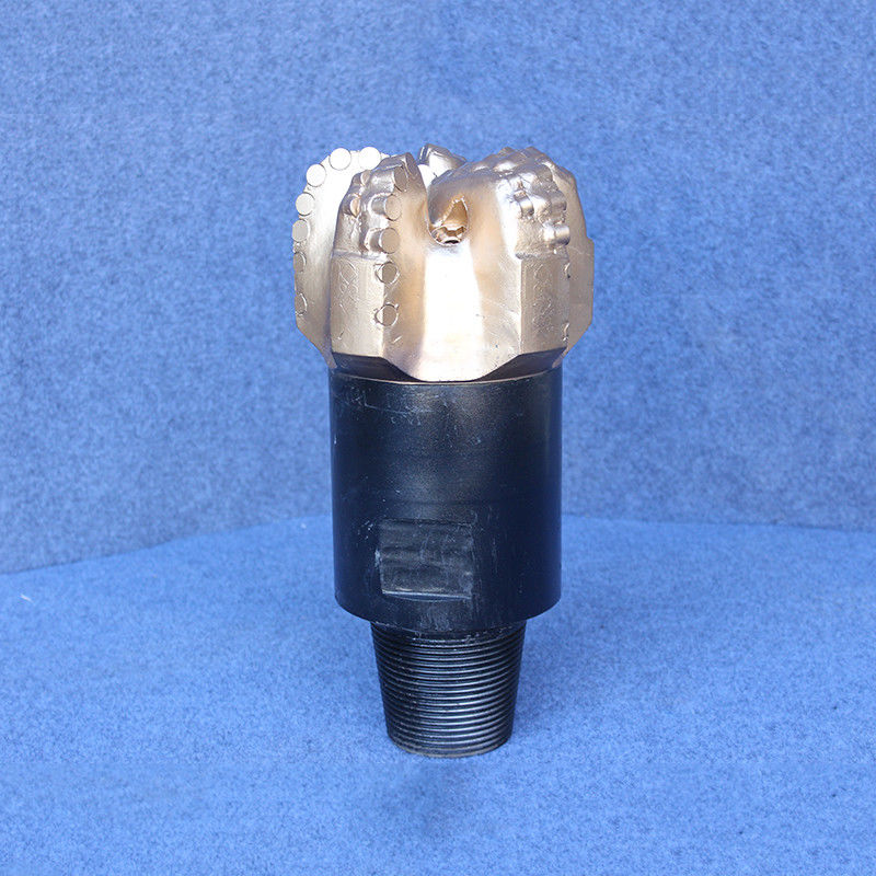 8 1/4 (209.6mm) 오일 드릴링 PDC 저 경사성 소금 조각 ISO9001