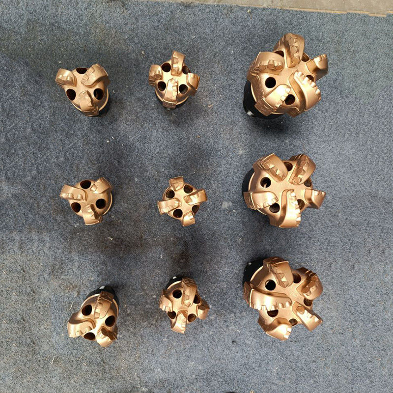 5 1/2 (139.7mm) 에너지 광산용 고정 컷어 폴리 크리스탈린 다이아몬드 컴팩트 비트