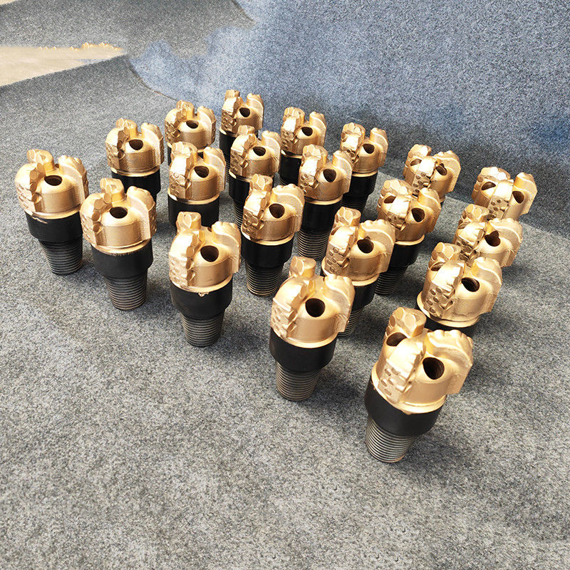 17 1/2 (444.5mm) 에너지 및 광업 물 우물 PDC 비트 4 년 강철 체격 척도 구조