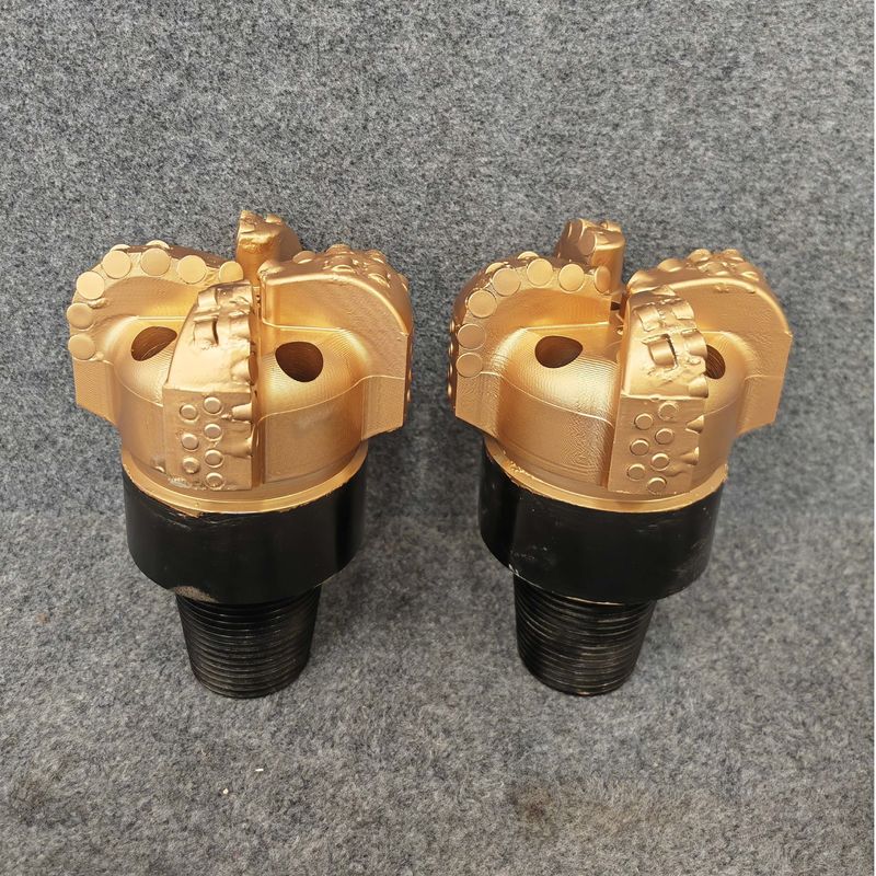 강철 몸체 PDC 드릴 비트 98mm에서 3593.7mm까지 커스터마이징 가능한 크기와 부드럽고 중간 부드러운 형식을 위해