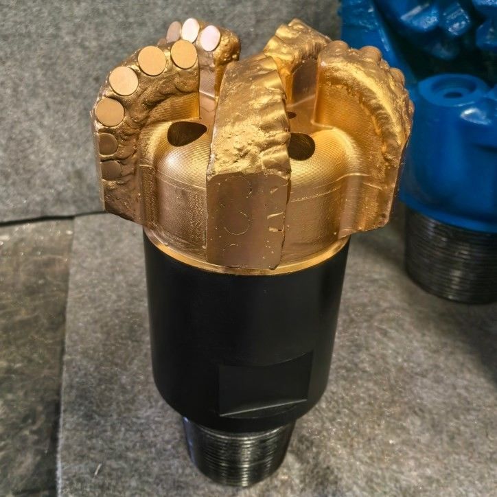 98mm ~ 3593.7mm 탄화강 PDC 드릴 비트 부드럽고 중간 셰일을위한 사용자 정의 디자인